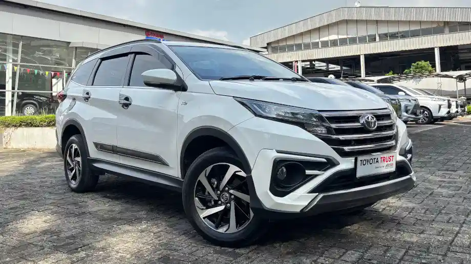 1.TOYOTA INNOVA INNOVA 2.0 V AT BENSIN (REBORN) AT 2022