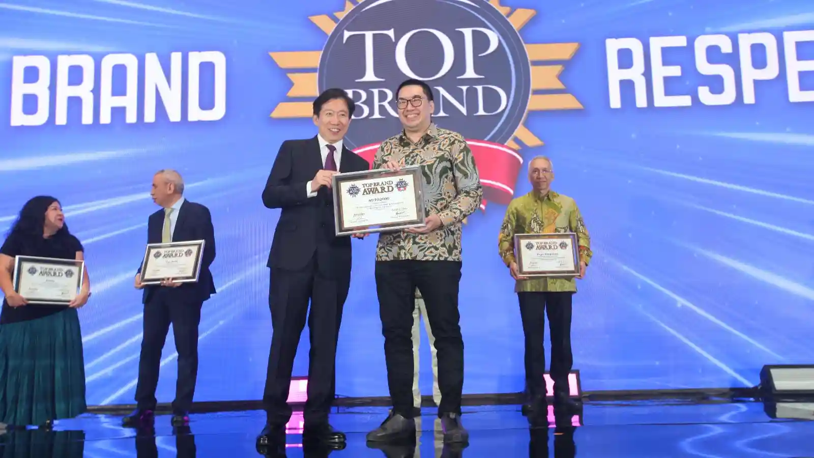 Top Brand Award dealer otomotif.webp