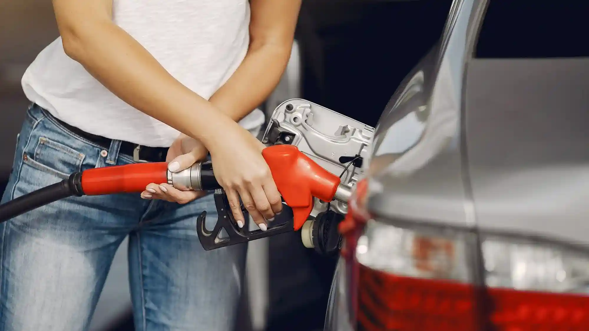 pembatasan pertalite untuk mobil.webp