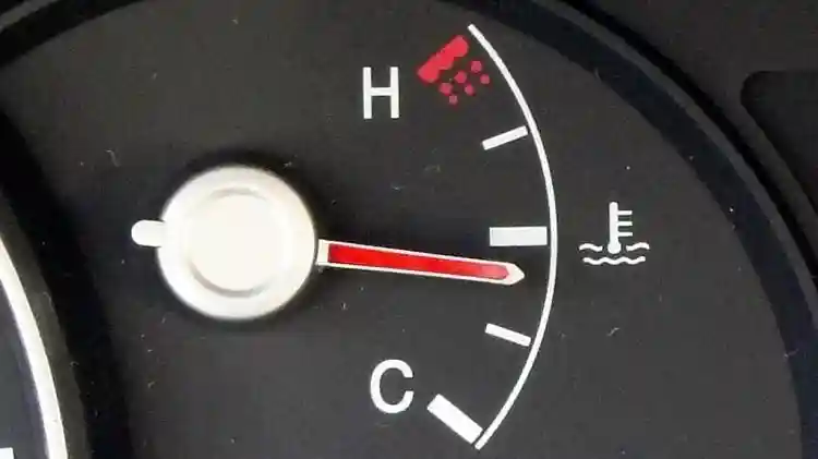 Tanda mesin mobil mulai overheat sebelum indikator temperatur merah