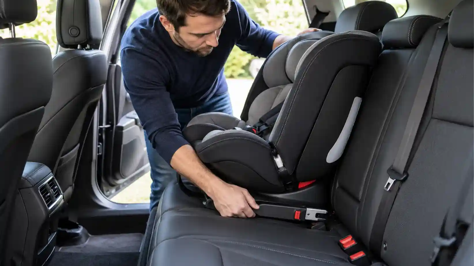 Cara memasang child seat ISOFIX pada jok mobil dengan benar